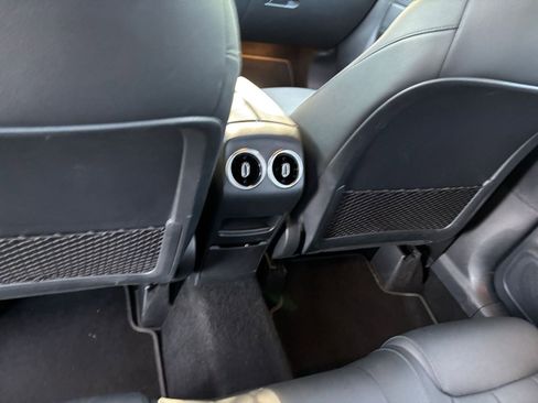 Used 2025 Mercedes-Benz GLA 250 4MATIC image 25