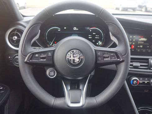 New 2024 Alfa Romeo Giulia Sprint image 17