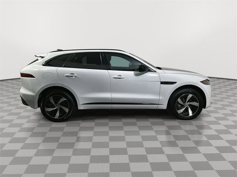Used 2024 Jaguar F-PACE R-Dynamic S image 9