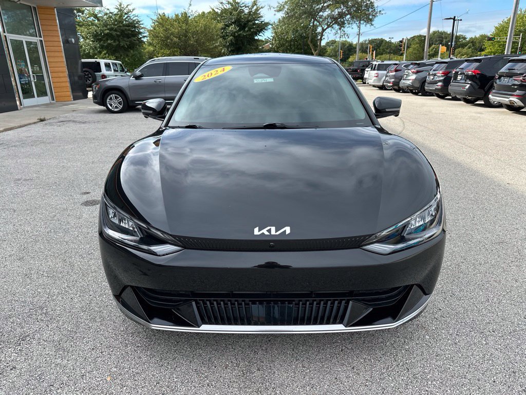 Used 2024 Kia EV6 Wind w/ Wind Technology Package AWD/4WD image 3