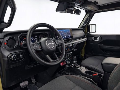 Used 2025 Jeep Wrangler Unlimited Rubicon image 13