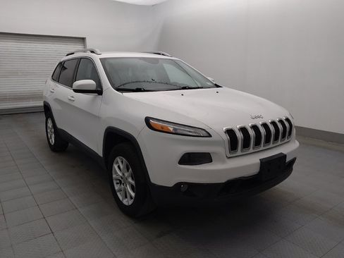 Used 2018 Jeep Cherokee Latitude Plus image 13