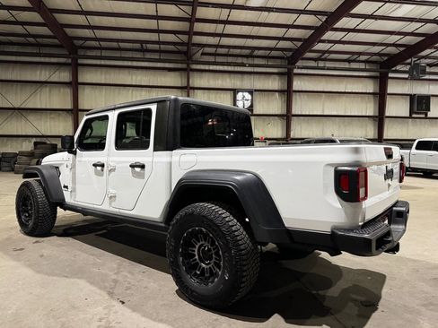 Used 2020 Jeep Gladiator Sport image 7