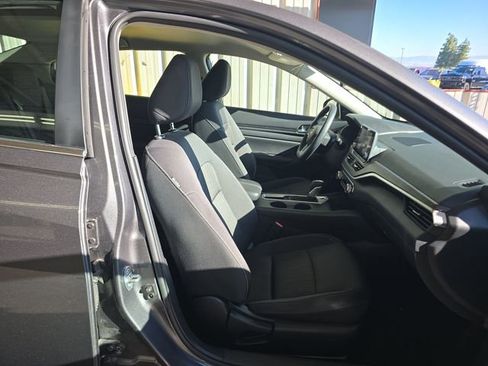 Used 2025 Nissan Altima 2.5 SV image 5