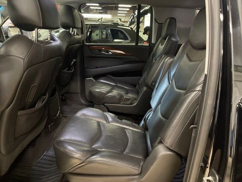 Used 2018 Cadillac Escalade ESV Premium Luxury w/ LPO, Radiant Package AWD/4WD image 27