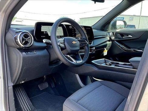 New 2026 Chevrolet Equinox LT image 8