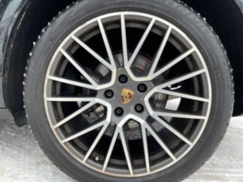 Used 2020 Porsche Cayenne image 12