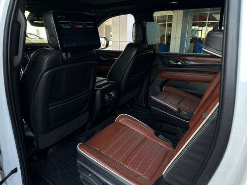 Used 2023 GMC Yukon XL Denali Ultimate w/ LPO, Floor Liner Package image 15