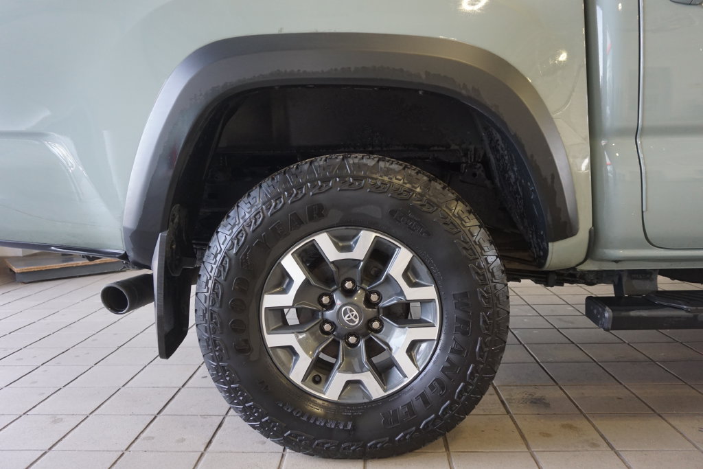 Certified 2023 Toyota Tacoma TRD Off-Road w/ Black Out Package (TMS) AWD/4WD image 26