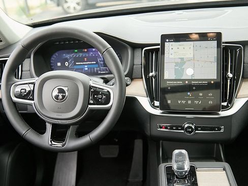 New 2026 Volvo XC90 B6 Plus w/ Protection Package Premier image 28