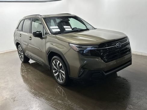 Certified 2025 Subaru Forester Touring AWD/4WD image 29