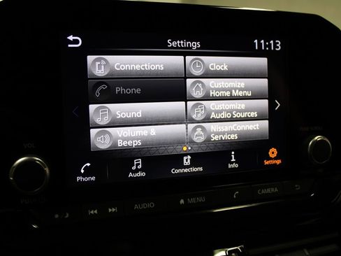 Used 2025 Nissan Pathfinder SV image 17