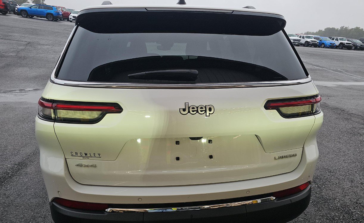 Used 2024 Jeep Grand Cherokee L Laredo AWD/4WD image 5