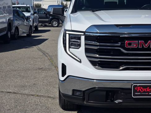 Used 2025 GMC Sierra 1500 SLT RWD image 3
