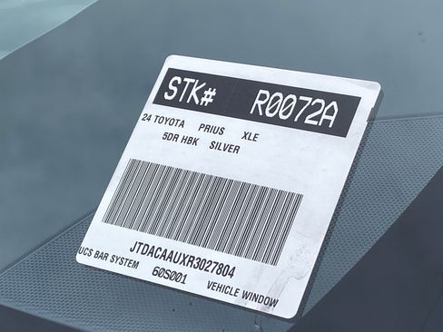 Certified 2024 Toyota Prius XLE image 32