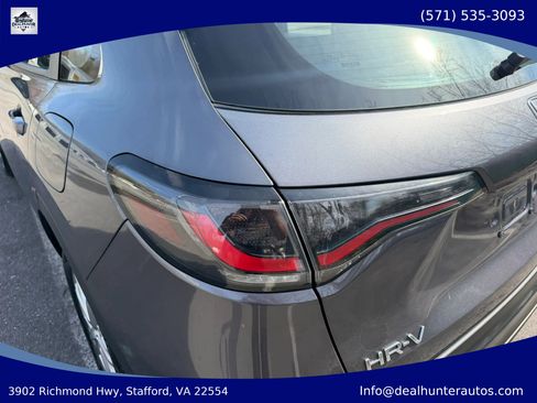 Used 2023 Honda HR-V LX image 6