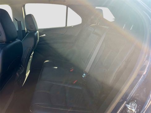 Used 2022 Chevrolet Equinox Premier image 24