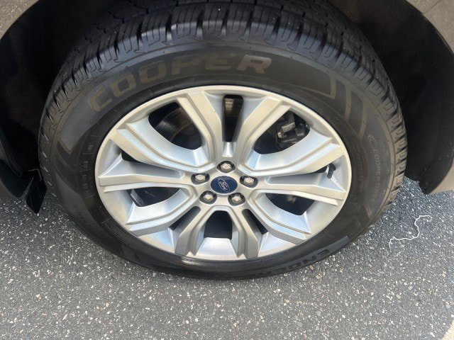 Used 2022 Ford Edge Titanium AWD/4WD image 29