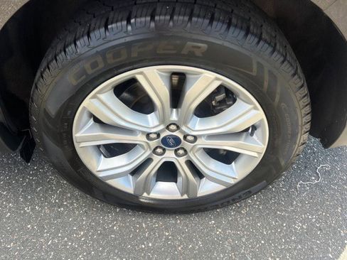 Used 2022 Ford Edge Titanium AWD/4WD image 29