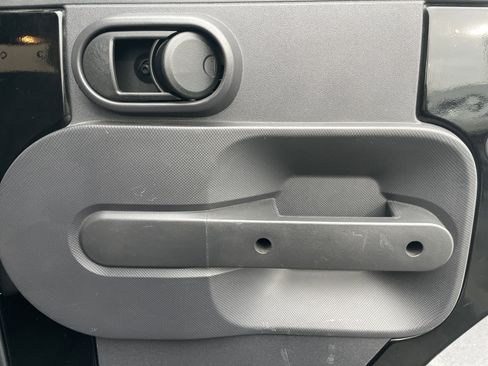 Used 2007 Jeep Wrangler Unlimited Sahara image 17