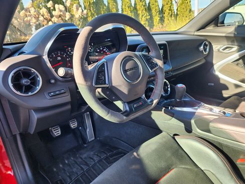 Used 2018 Chevrolet Camaro ZL1 image 18