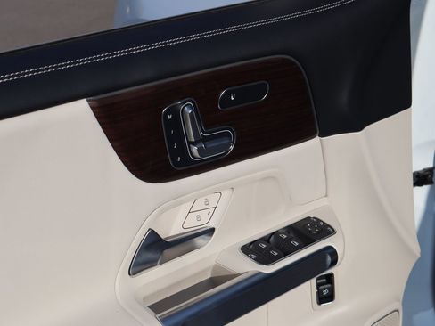 New 2026 Mercedes-Benz GLB 250 4MATIC image 25