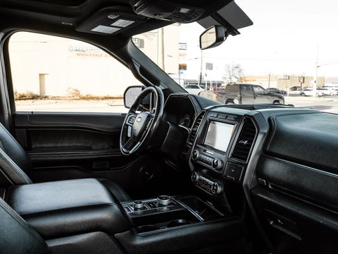 Used 2019 Ford Expedition Limited image 24