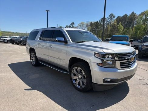Used 2017 Chevrolet Suburban Premier image 3