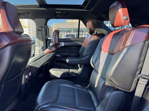 Certified 2020 Ford Explorer Platinum w/ Premium Technology Package image 29