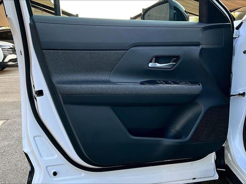 New 2026 Nissan Kicks SV image 13