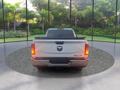 Used 2022 RAM 2500 Tradesman w/ Chrome Appearance Group AWD/4WD image 6