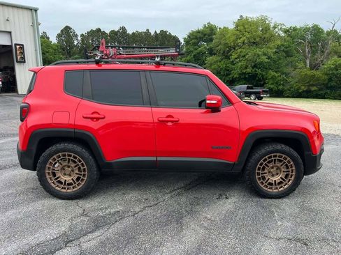 Used 2018 Jeep Renegade Altitude AWD/4WD image 2