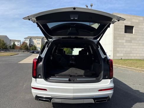 Certified 2022 Cadillac XT6 Premium Luxury w/ Technology Package image 11