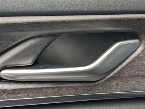 Used 2022 Jeep Grand Cherokee Overland image 27