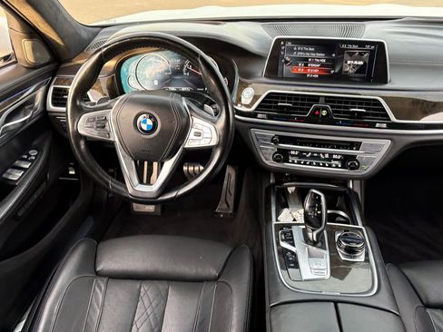 Used 2017 BMW 750i image 14