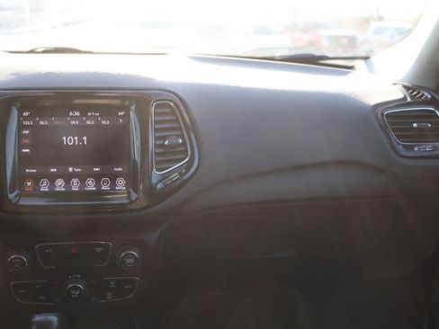 Used 2020 Jeep Compass Limited image 24