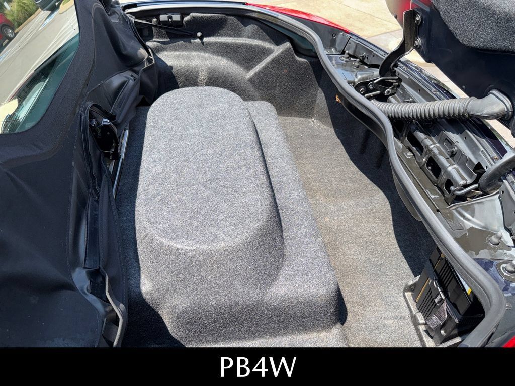Used 2007 Pontiac Solstice Convertible w/ Premium Package RWD image 30