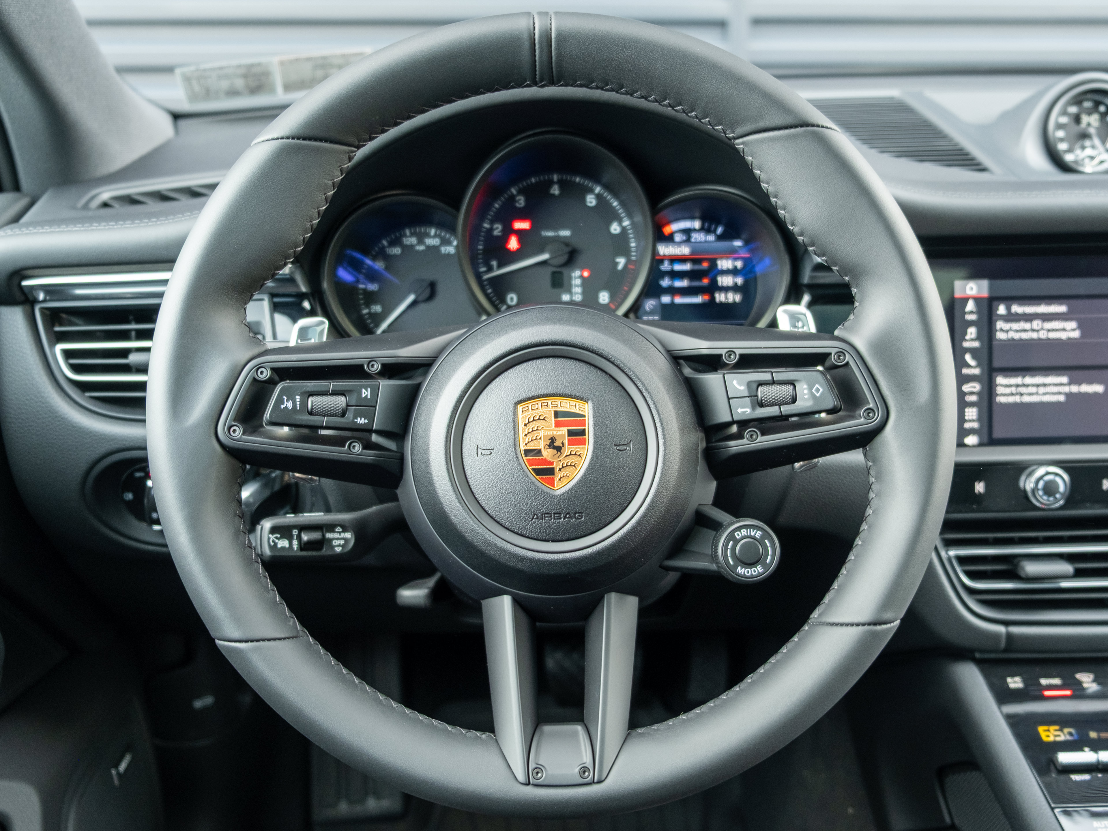 Certified 2026 Porsche Macan AWD/4WD image 24