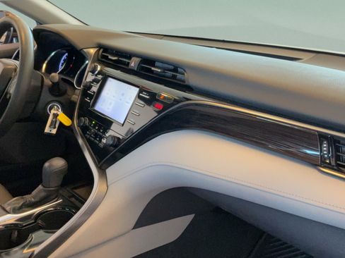 Used 2019 Toyota Camry LE FWD image 34