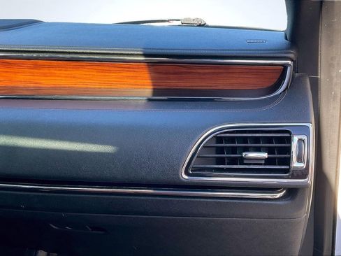 Used 2018 Lincoln Navigator L Reserve w/ Technology Package image 17