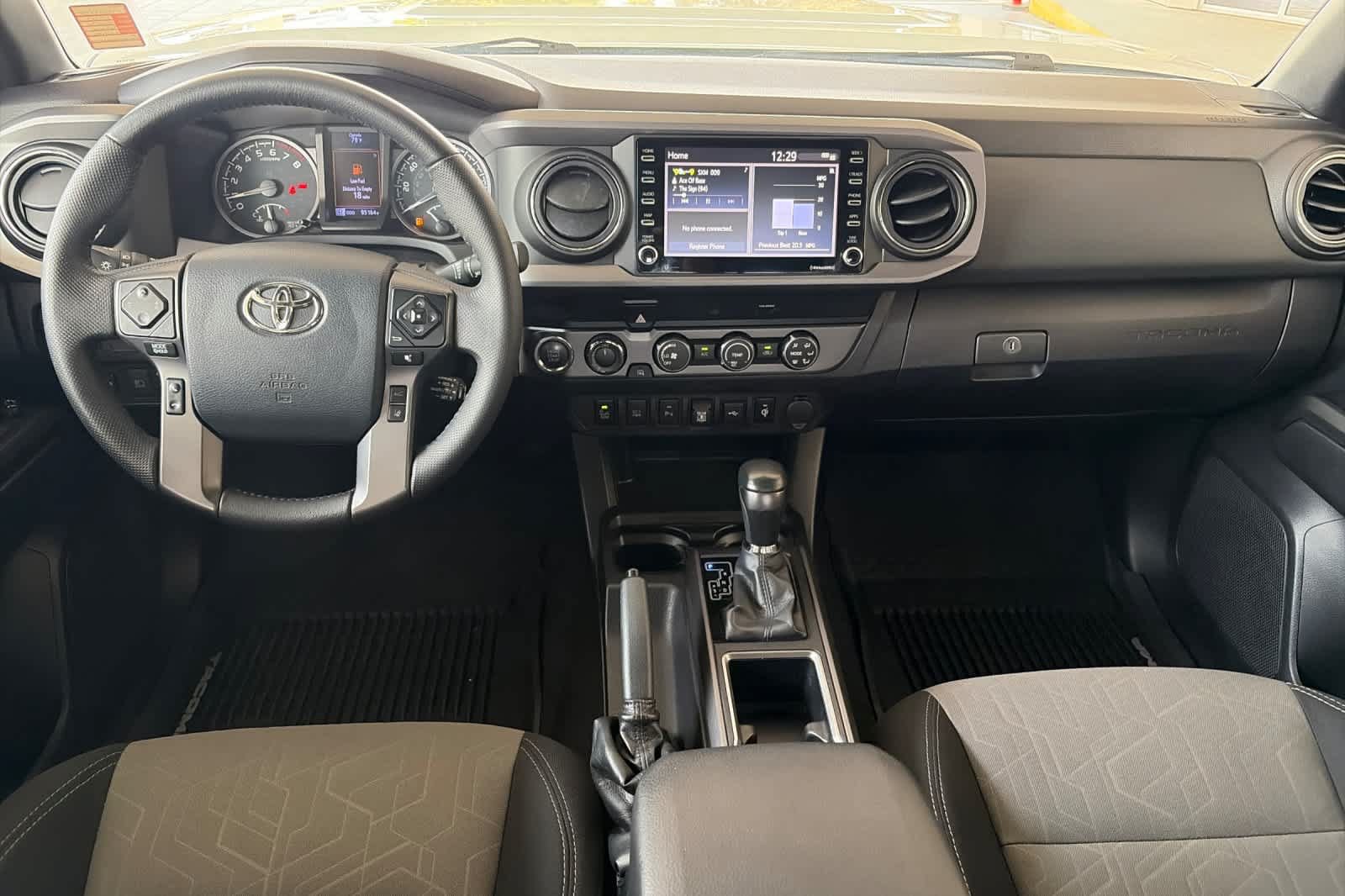 Used 2020 Toyota Tacoma TRD Sport w/ Technology Package AWD/4WD image 3