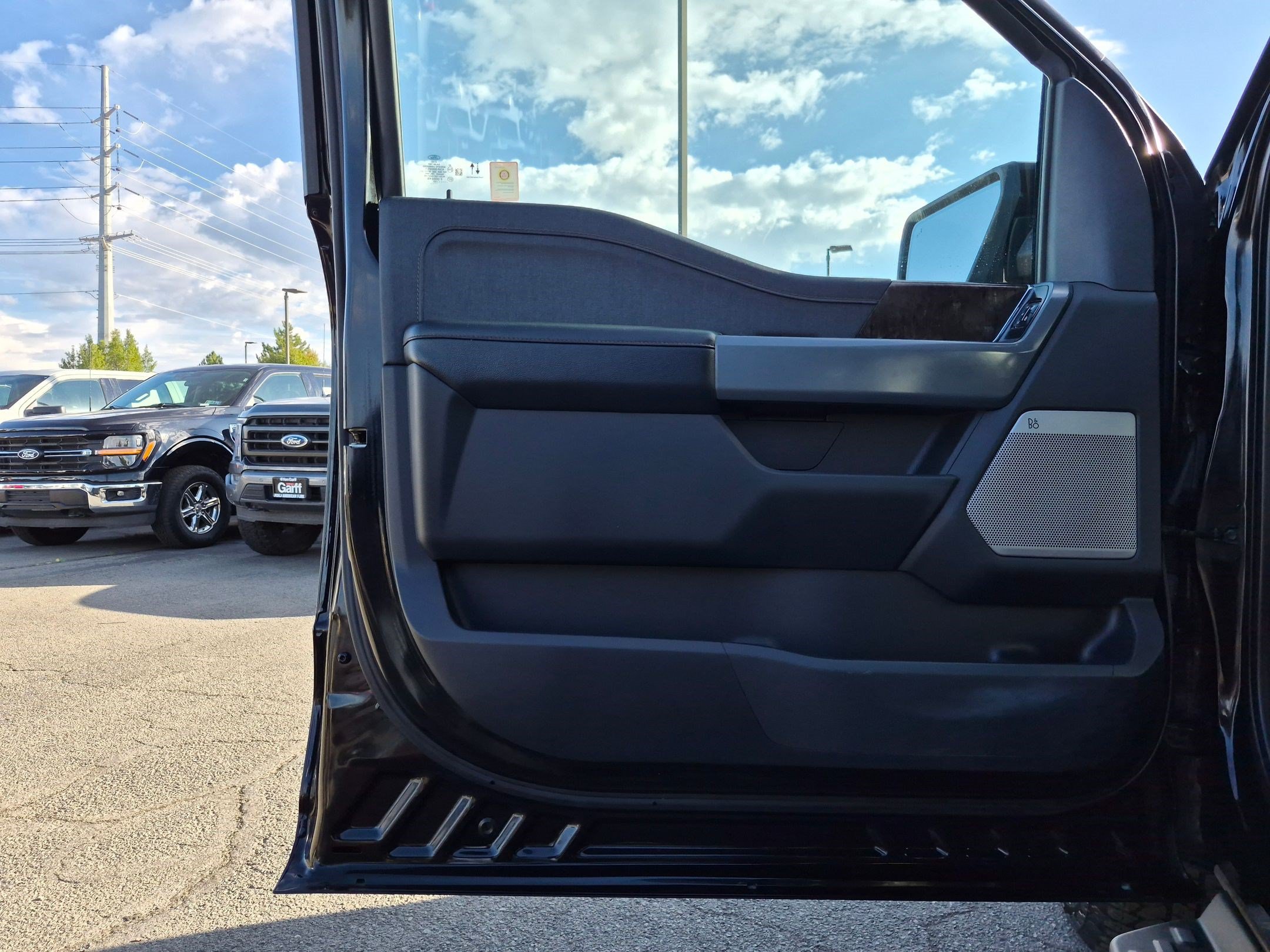 Used 2023 Ford F150 Lightning Lariat AWD/4WD image 14