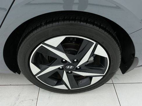 Used 2022 Hyundai Elantra SEL w/ Convenience + Premium Package FWD image 48