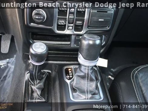 Used 2023 Jeep Wrangler Unlimited Sahara image 16