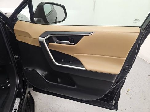 Certified 2023 Toyota RAV4 XLE Premium AWD/4WD image 37