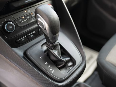 Used 2022 Ford Transit Connect XL image 32