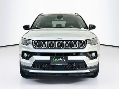 Used 2025 Jeep Compass Limited AWD/4WD image 2