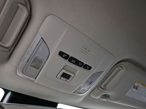 Used 2022 Toyota Corolla LE image 19