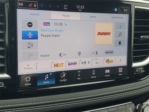 New 2026 Chrysler Pacifica Limited w/ Trailer Tow Group image 26