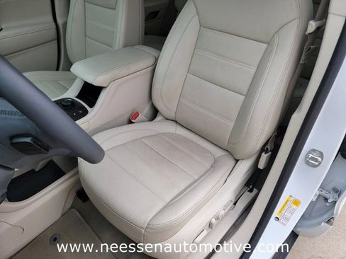 Used 2023 GMC Acadia Denali AWD/4WD image 16